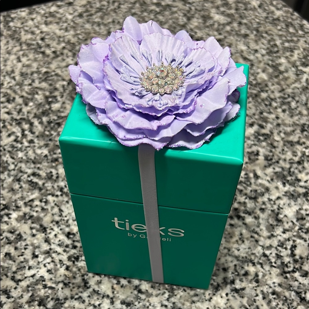 Tieks by Gavrieli Gift Box with Lavender Flower